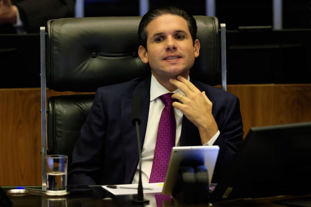 PF encontra diálogos de Motta pedindo a Vorcaro empréstimo para cunhada