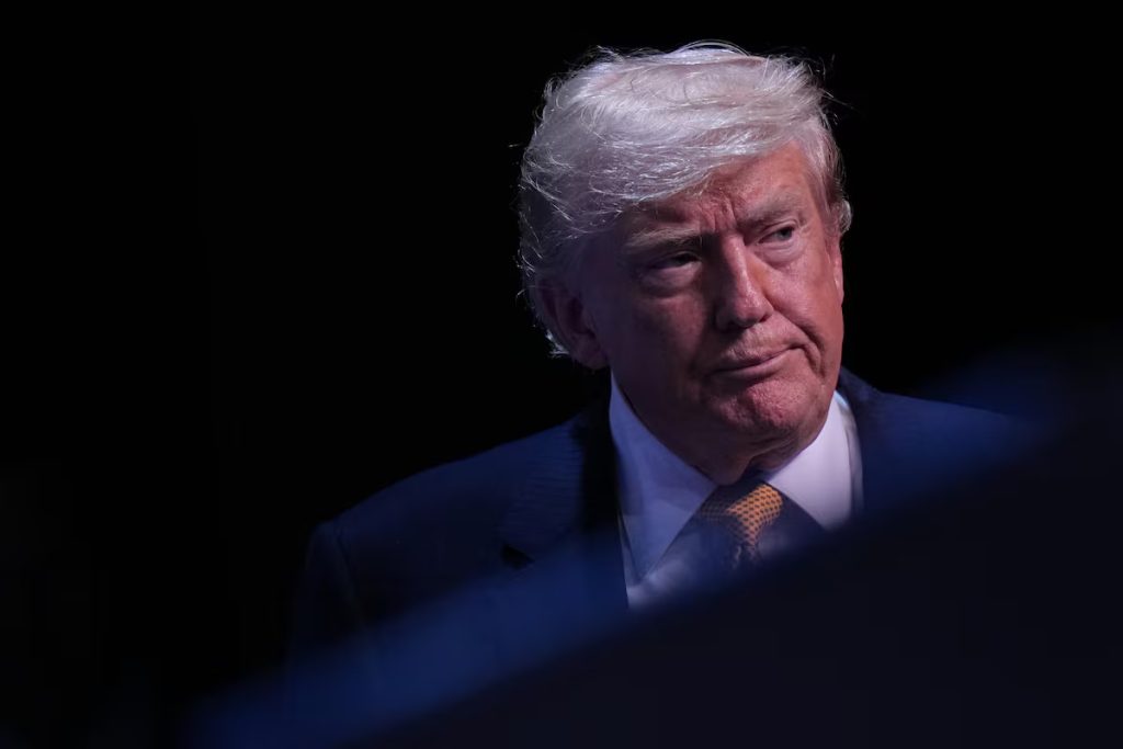 Trump encerra trégua e ataca o Irã; tráfego no Estreito de Ormuz cai