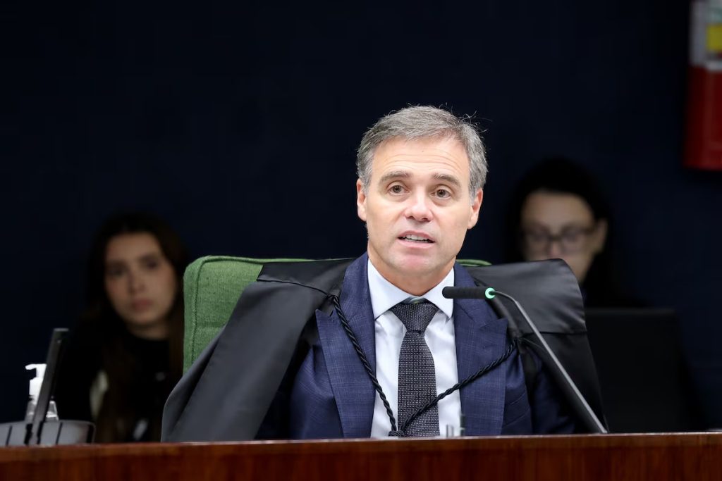 Ministro da Justiça intervém para aliviar tensão entre PF e Mendonça no caso Lulinha